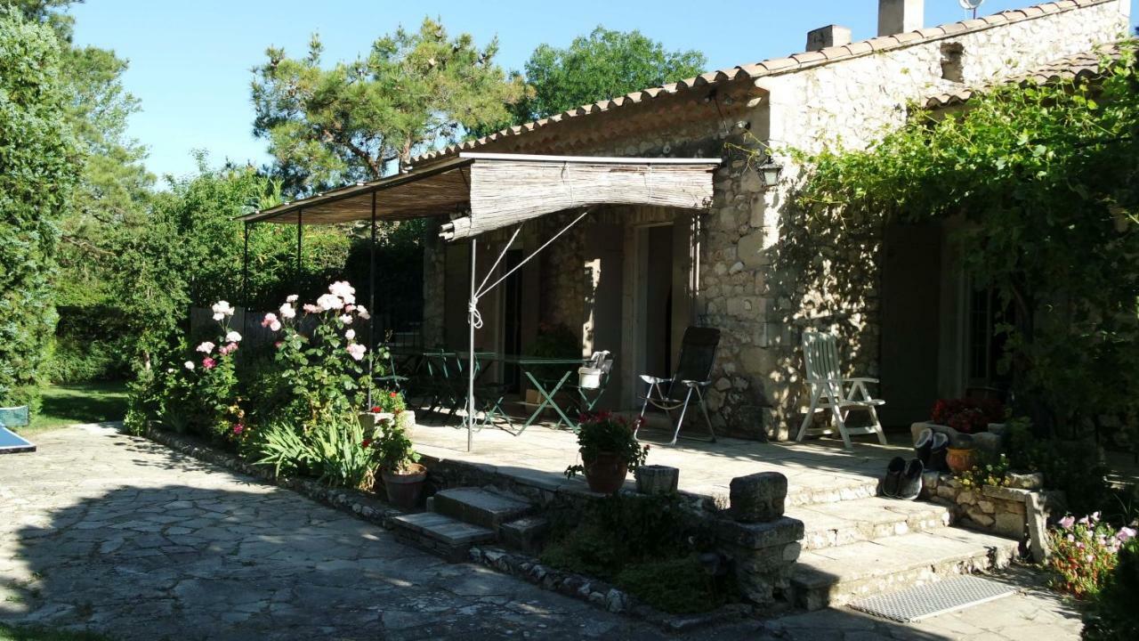 Mas Grimaud - chambres d'hôtes familiales Eygalières Exterior foto