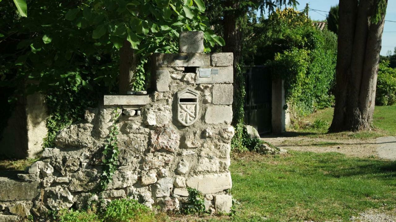 Mas Grimaud - chambres d'hôtes familiales Eygalières Exterior foto