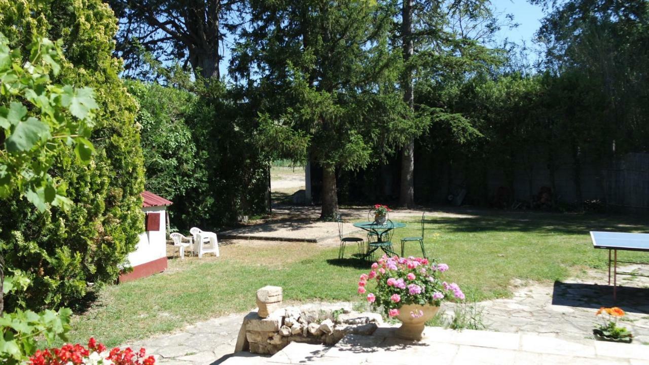 Mas Grimaud - chambres d'hôtes familiales Eygalières Exterior foto