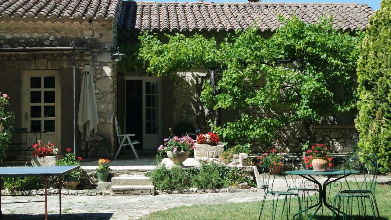 Mas Grimaud - chambres d'hôtes familiales Eygalières Exterior foto