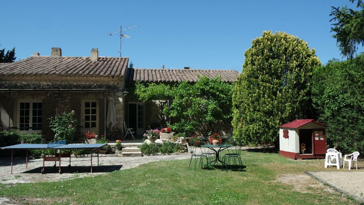 Mas Grimaud - chambres d'hôtes familiales Eygalières Exterior foto